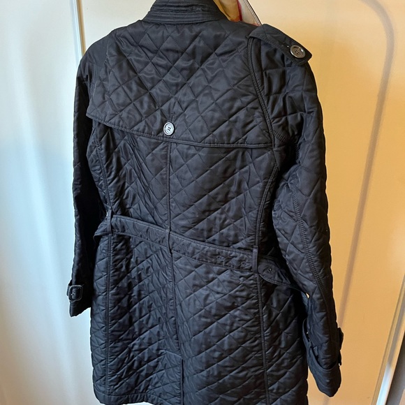 Burberry quilted trench coat in black - Picture 6 of 7